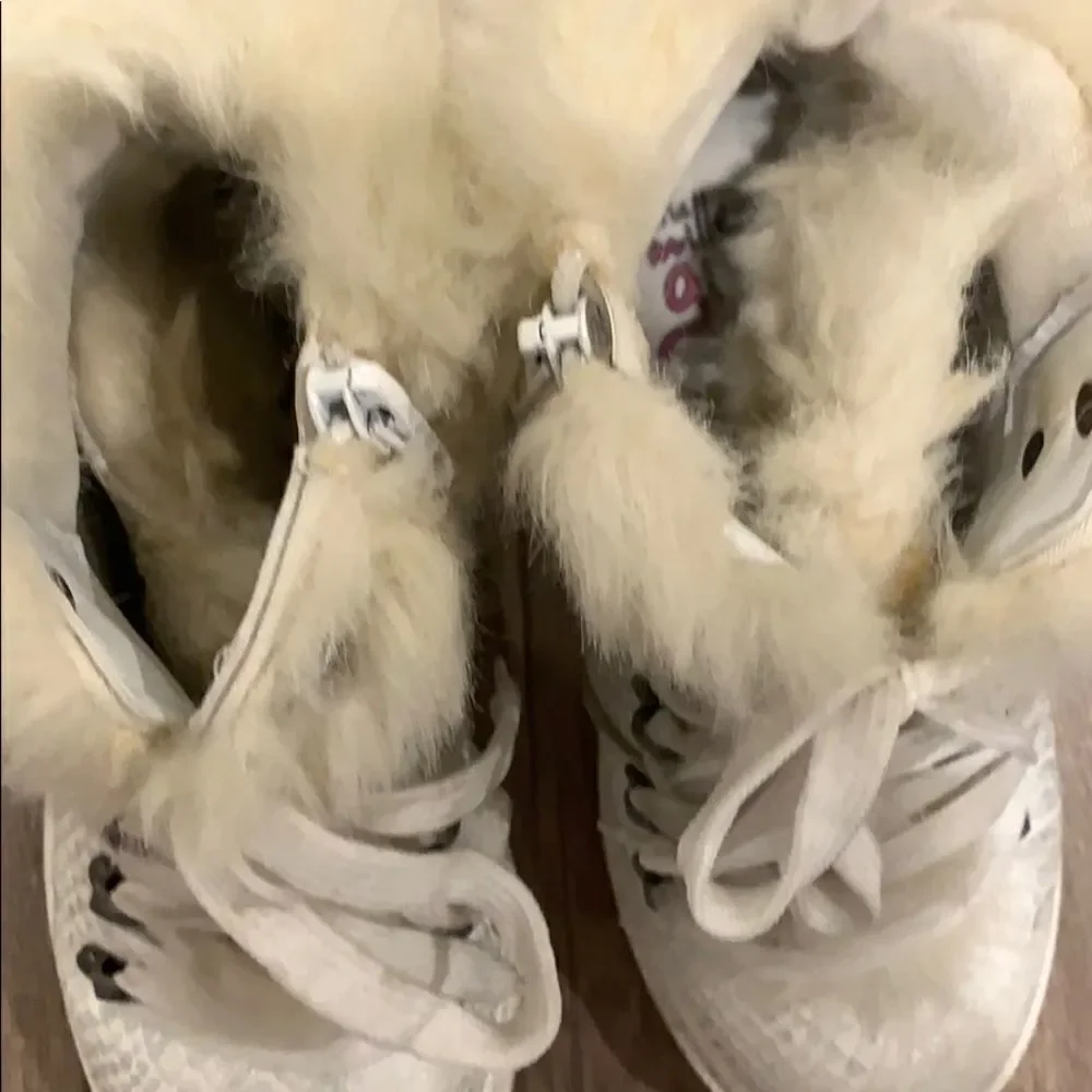 💕Last deal 💕White faux fur trimmed boot